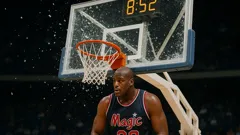 Shaquille O’Neal’s Dunk Mastery: Strength and Elegance Combined